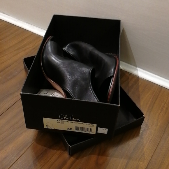 Like-new Gorgeous Cole Haan black leather stilettos - Picture 2 of 8